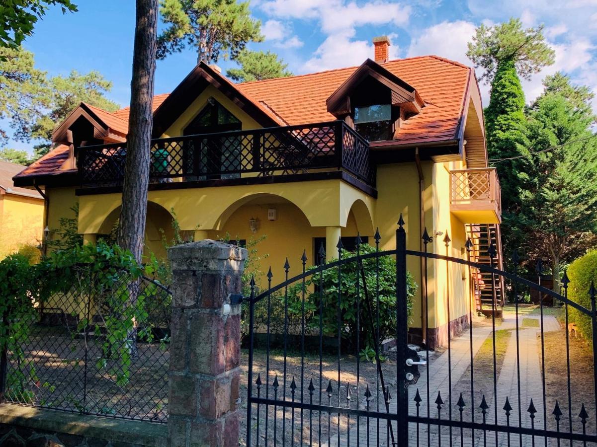 Villa B96 Siófok Buitenkant foto